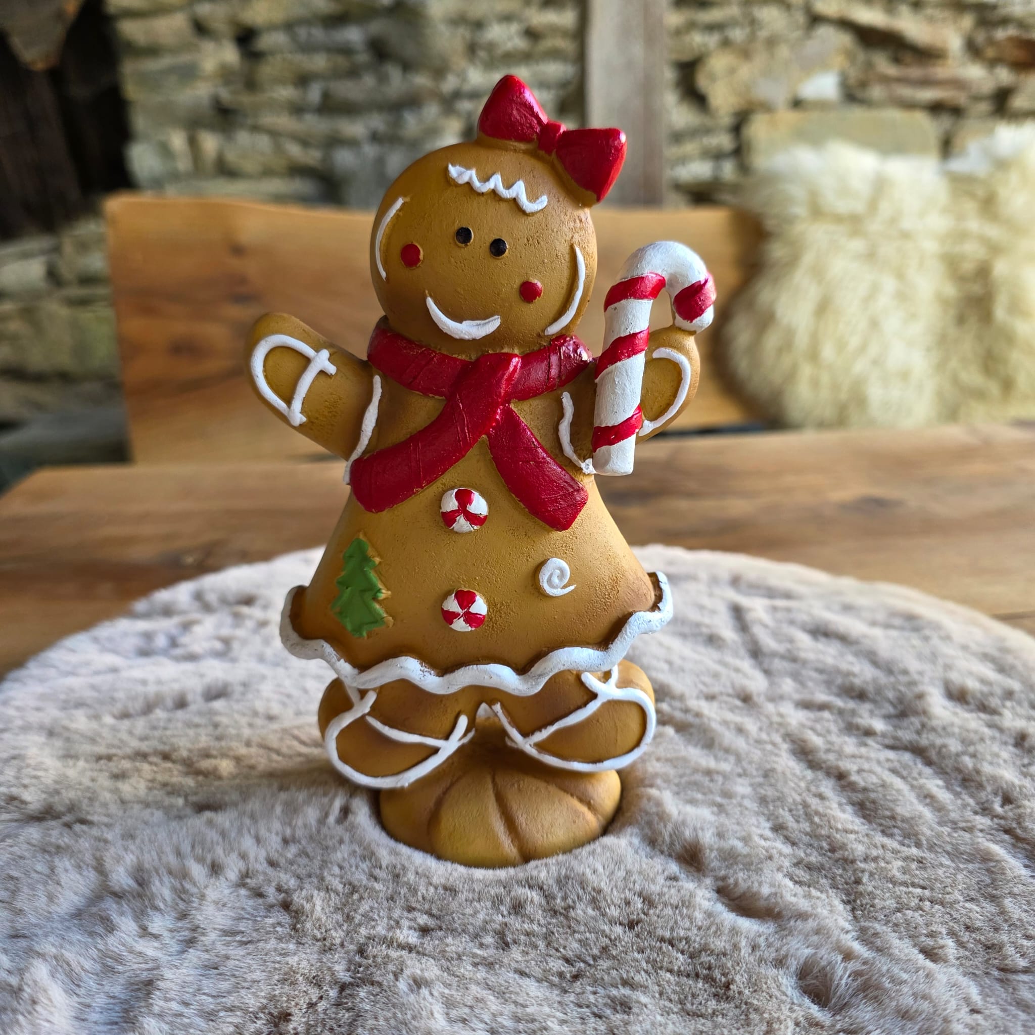 Lebkuchenfigur &bdquo;Tina&ldquo; mit Zuckerstange