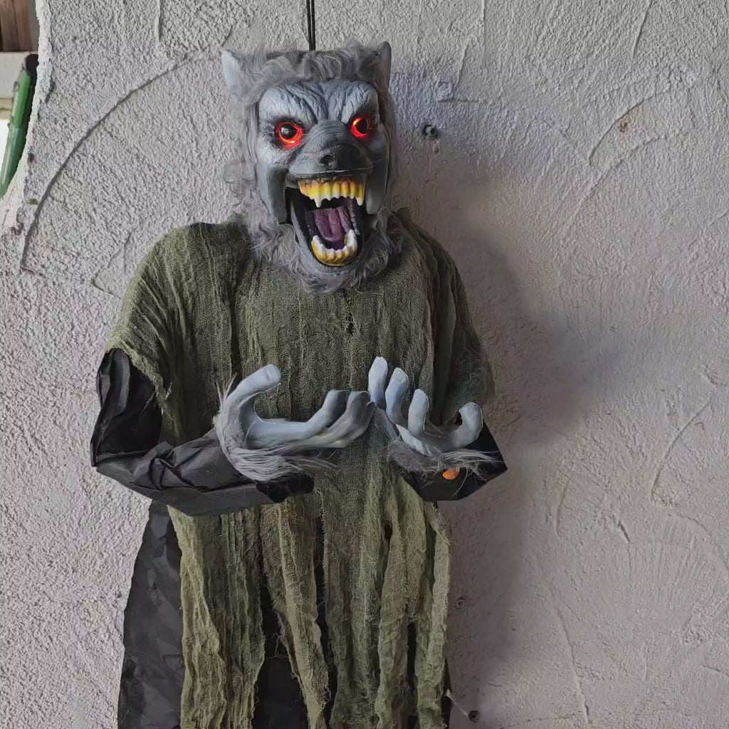 Gruseliger h&auml;ngender Werwolf Rolf animatronic