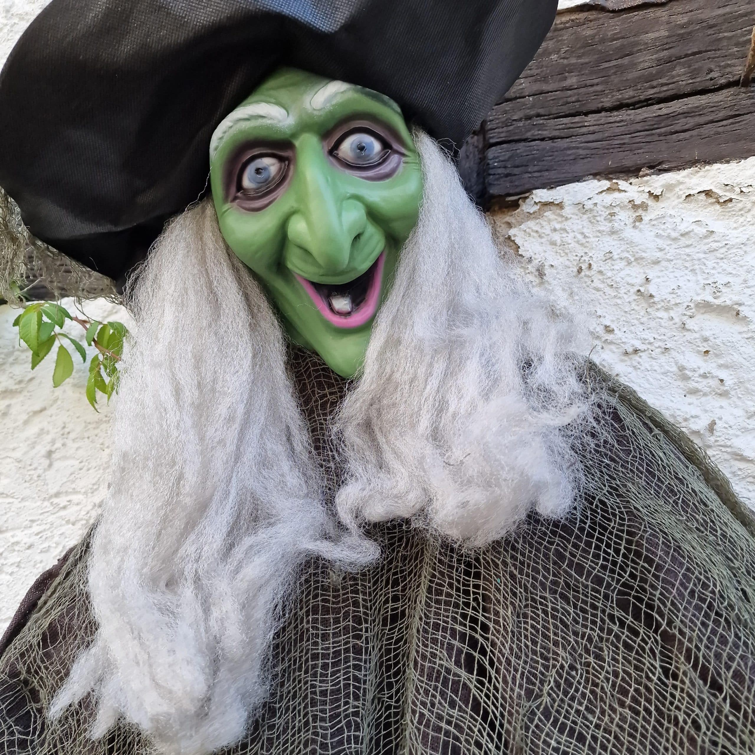 h&auml;ngende Hexe Madam Boo image 1