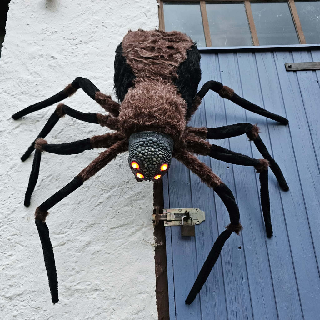 Halloween Riesenspinne &ndash; 130 cm Durchmesser, mit roten LED-Augen image 1