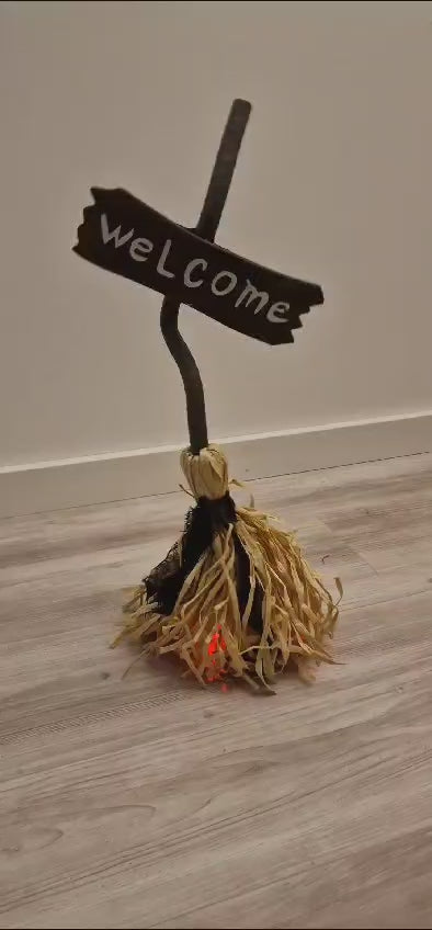 Animatronic Hexenbesen Scrubby