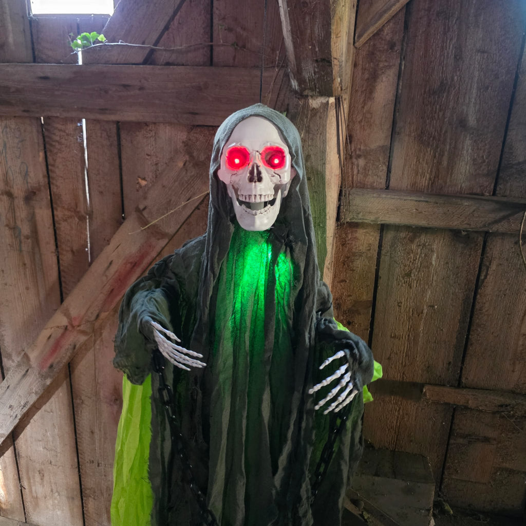 Toxicus &ndash; Animatronic Skelett mit neongr&uuml;nem Gewand, 170 cm