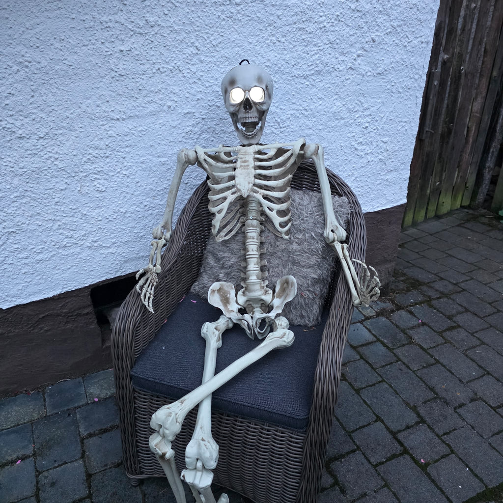 Animatronic Skelett Joe &ndash; Der unheimliche Beobachter
