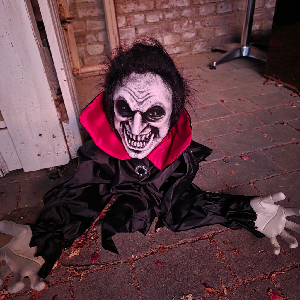Springender Vampir Marco &ndash; Rot leuchtende Augen, Licht & Sound